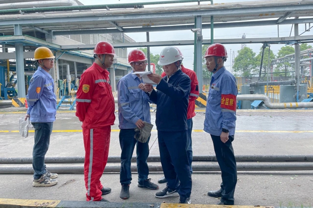 王大真到松滋肥業(yè)、楚星公司和股份公司現(xiàn)場(chǎng)檢查安全生產(chǎn)工作